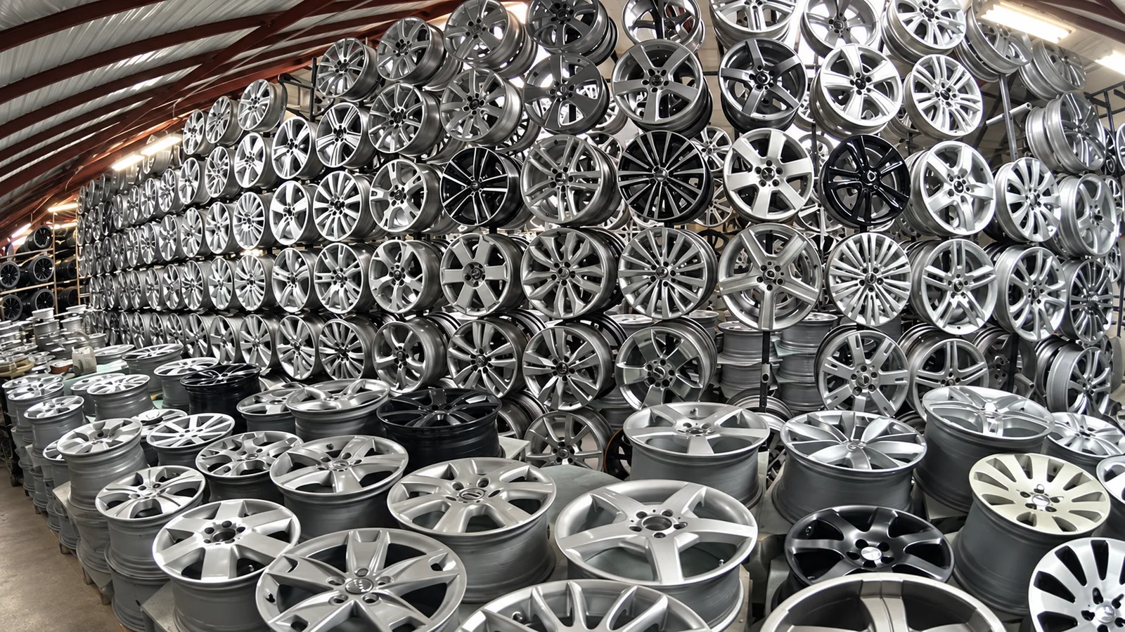 Ekspozycja felg aluminiowych w AutoABC2006